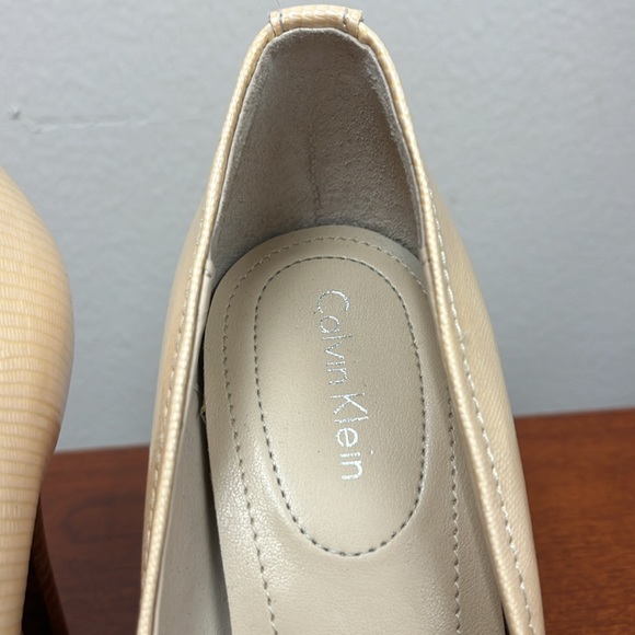 Calvin Klein Whinnie Stiletto Heels 7 1/2 Excellent condition! - Picture 4 of 6